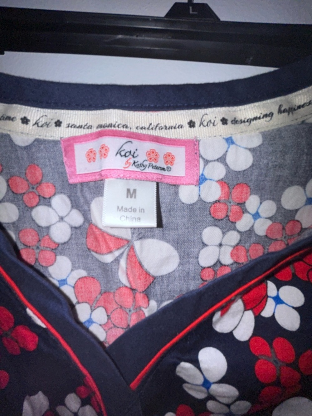 Bundle of Two Scrubs Tops - Picture 3 of 12